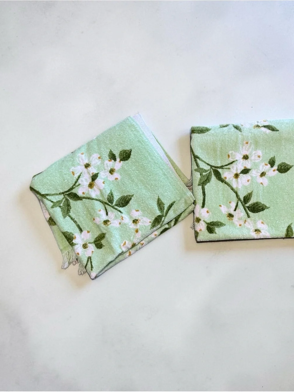 Vintage Tastemaker J.P. Stevens Floral Bath Towels Set of 2 Green Pink Fringe 19